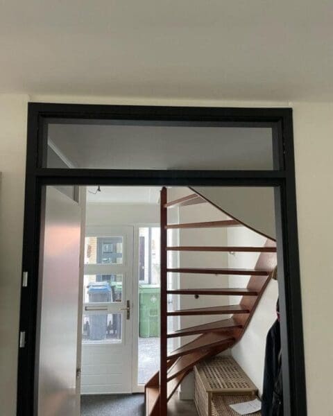 Glasservice Ketelaars - Glaszetter Duiven | Kristalhelder glas in bovenlicht van de deur